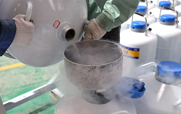 液氮罐內(nèi)液氮裝多少合適？